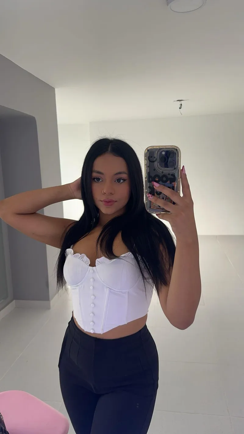 Thumbnail Bold and Beautiful: sarahot66's Favorite Crop Top