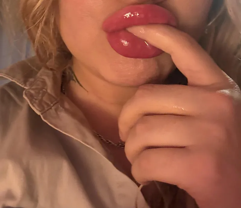 Thumbnail Tempting Pouts: All You Need to Try! Author: glazedskin- | Pouting
