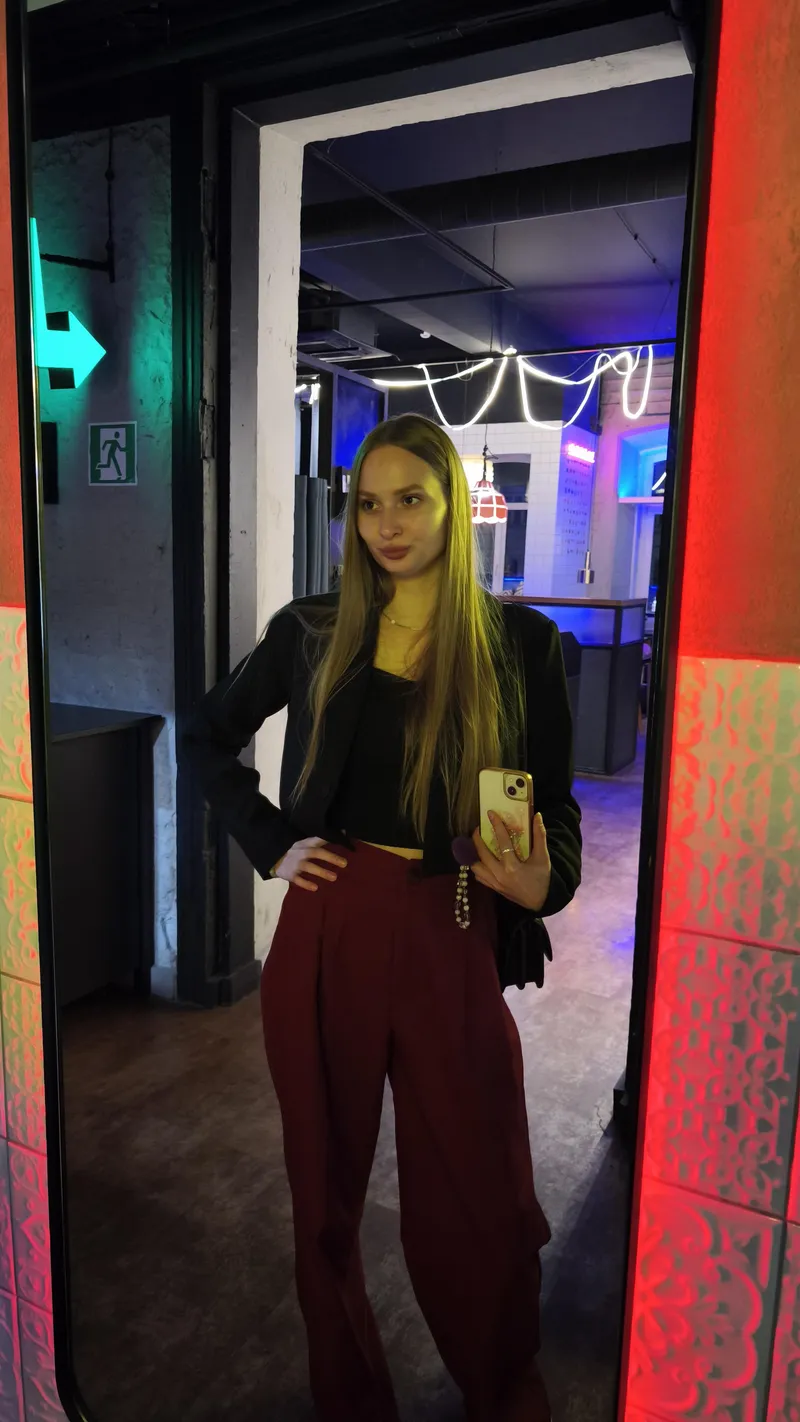 Thumbnail Dinner with a Friend at a Fancy Place - MirrorSelfie Highlights by _DearA