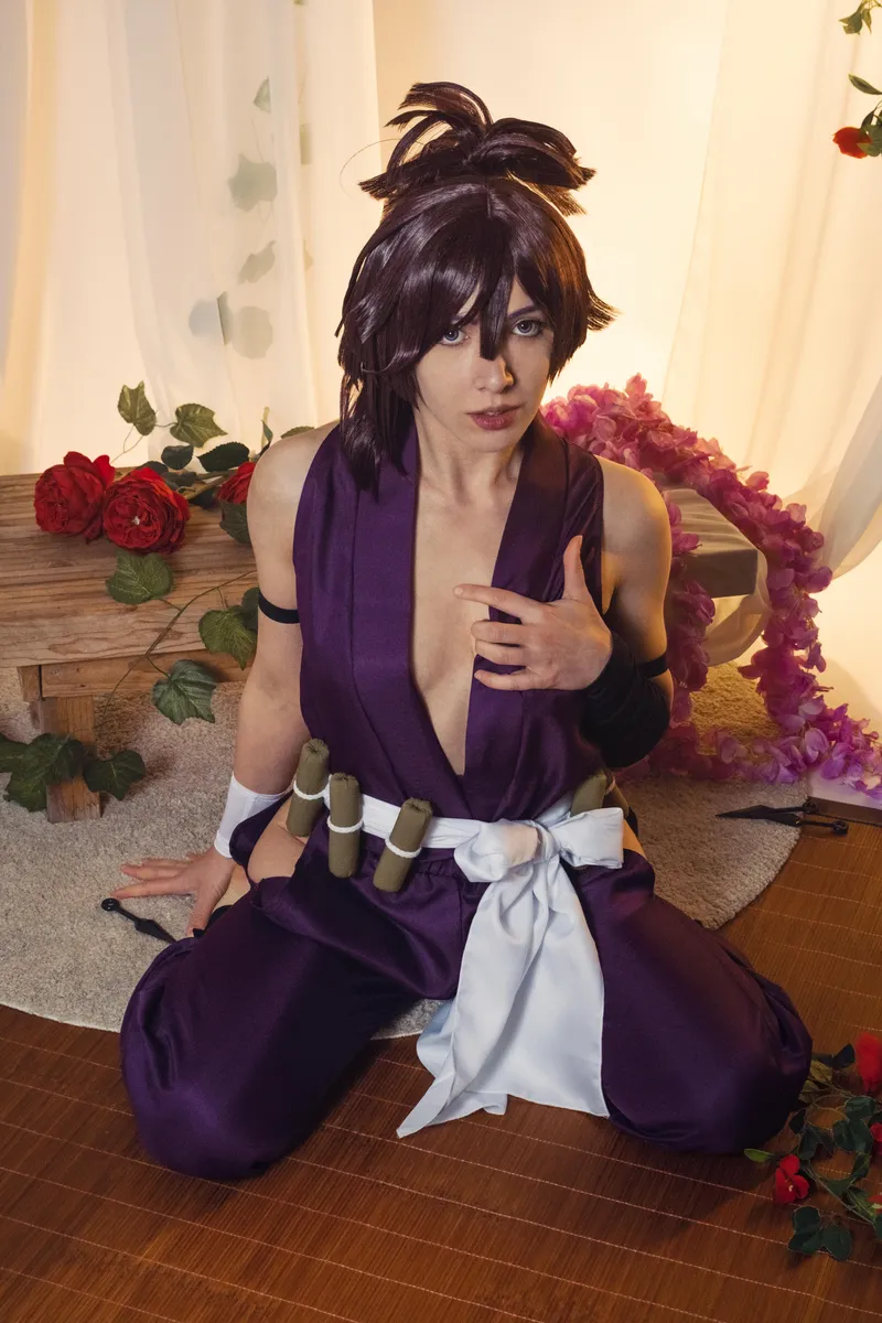 Thumbnail Keiko Yata Brings Yuzuriha to Life in Hell's Paradise Cosplay