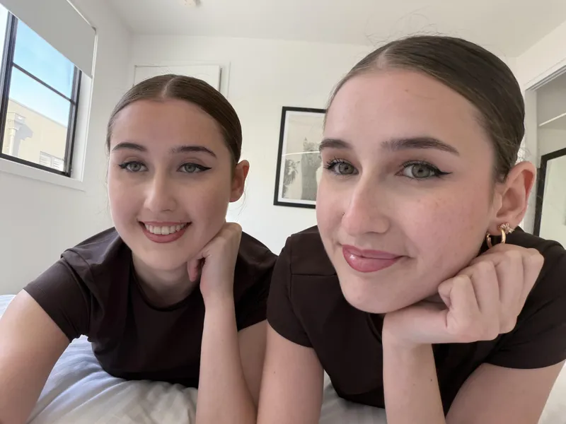 Thumbnail CrystalVerse Unveils Twins' Fascination with All Cocks | Mexicana