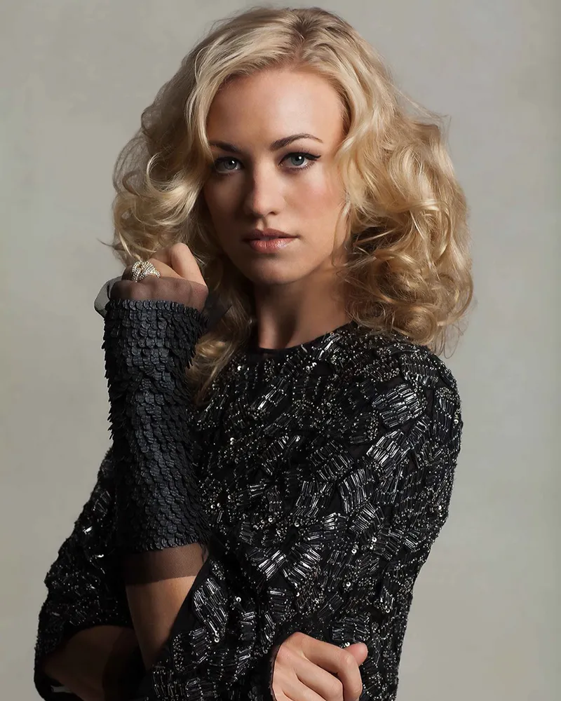 Thumbnail Exploring Yvonne Strahovski's Beauty on Fit-Indication-7333