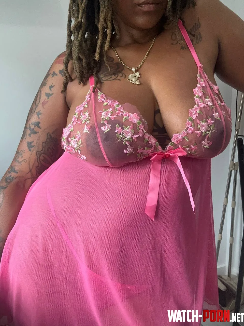 This is what a real wife looks like, begging for attention! by FarTangerine4x