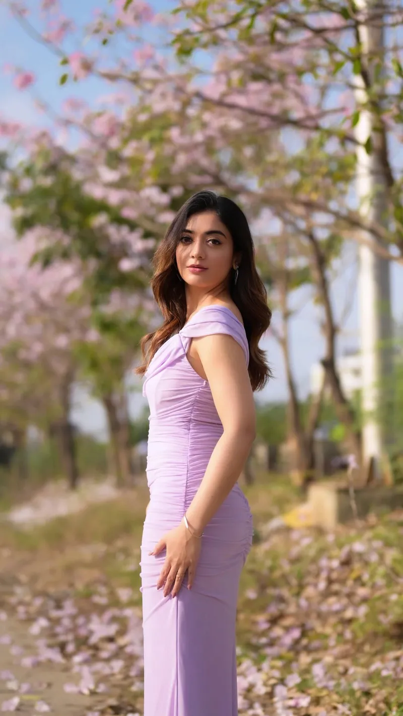 Thumbnail Odd-Respond-500 Features Athmika Sumithran | PrettyGirls