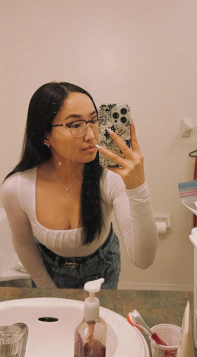 Thumbnail Introducing the Cute and Busty Nerd by beautywow