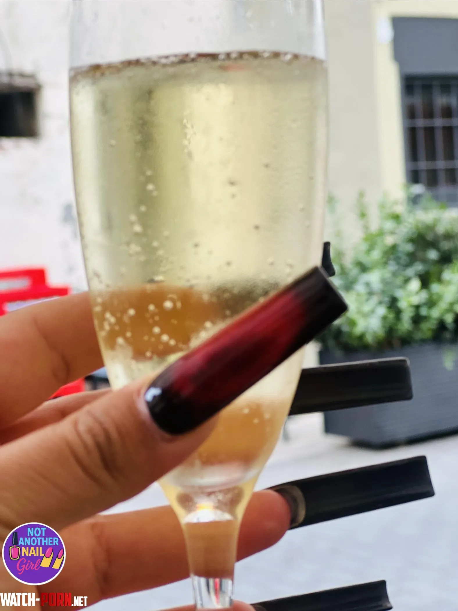 Sparking wine time by Valaria_nang