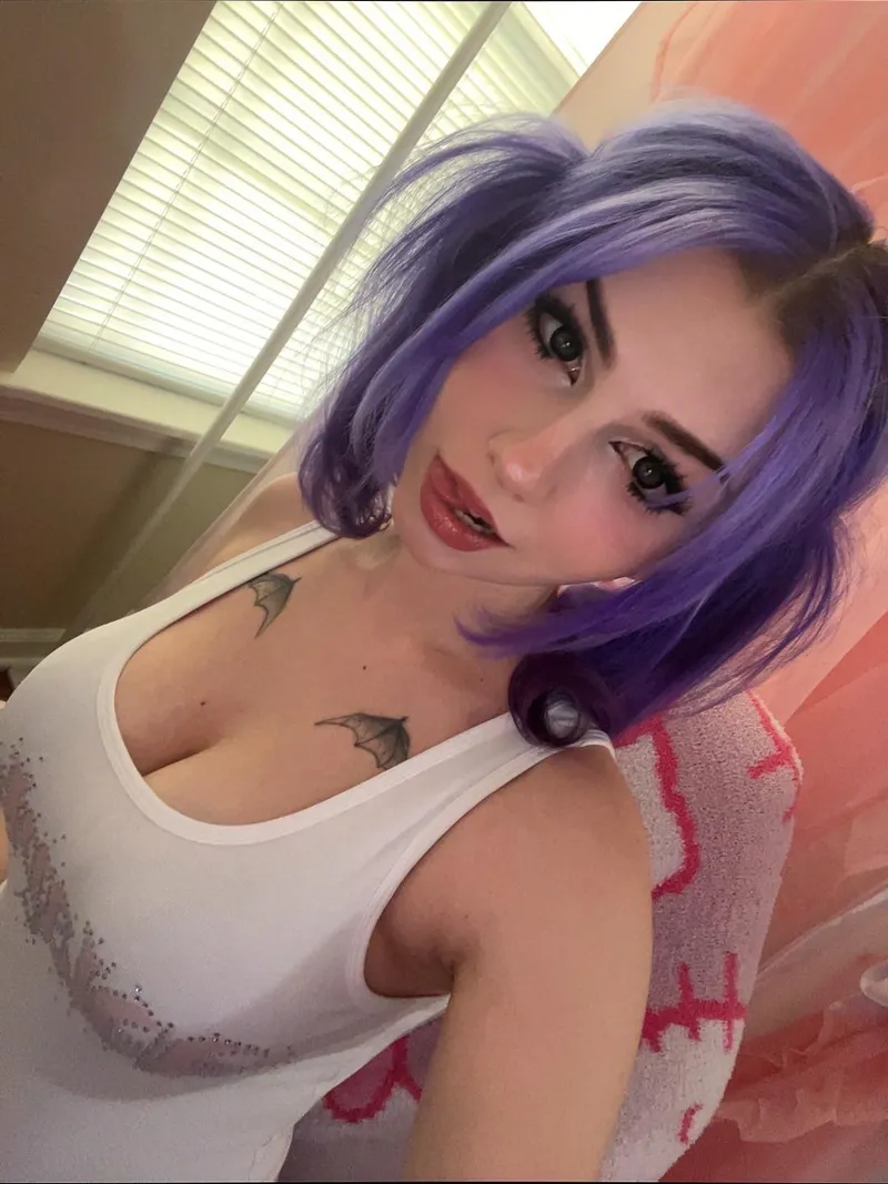 Thumbnail Unlock the Allure of Neon Hair with 2cutelilith