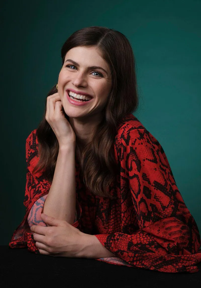 Thumbnail Alexandra Daddario: A Stunning and Captivating Beauty