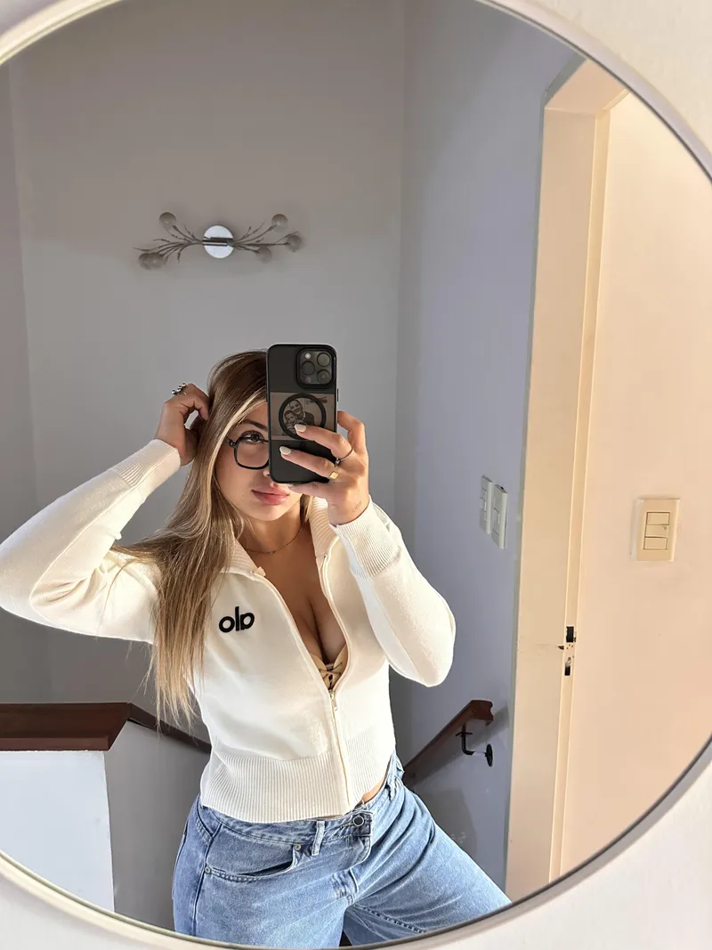 Thumbnail Unveiling Personality with Cleavage Charm | NinaOnTheDesk