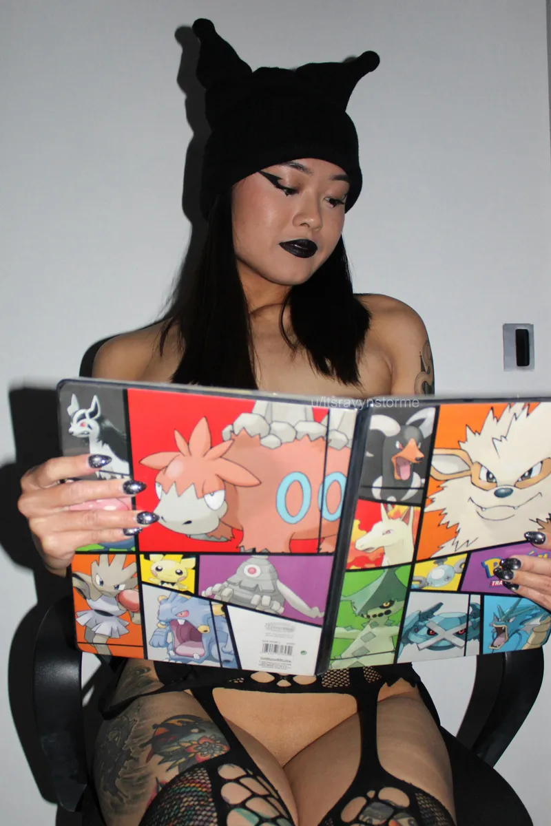 Thumbnail [F] First let me show you my pokémon card collection by itsravynstorme