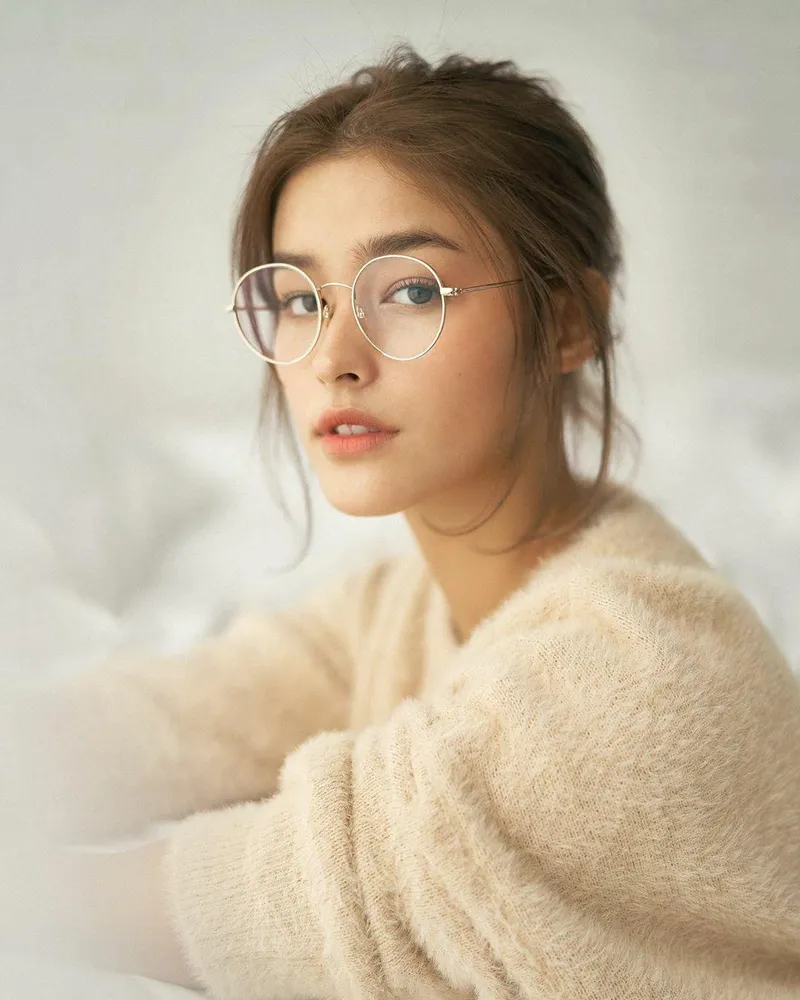 Thumbnail Liza Soberano Spotlight by Yeomanticore | PrettyGirls Exclusive