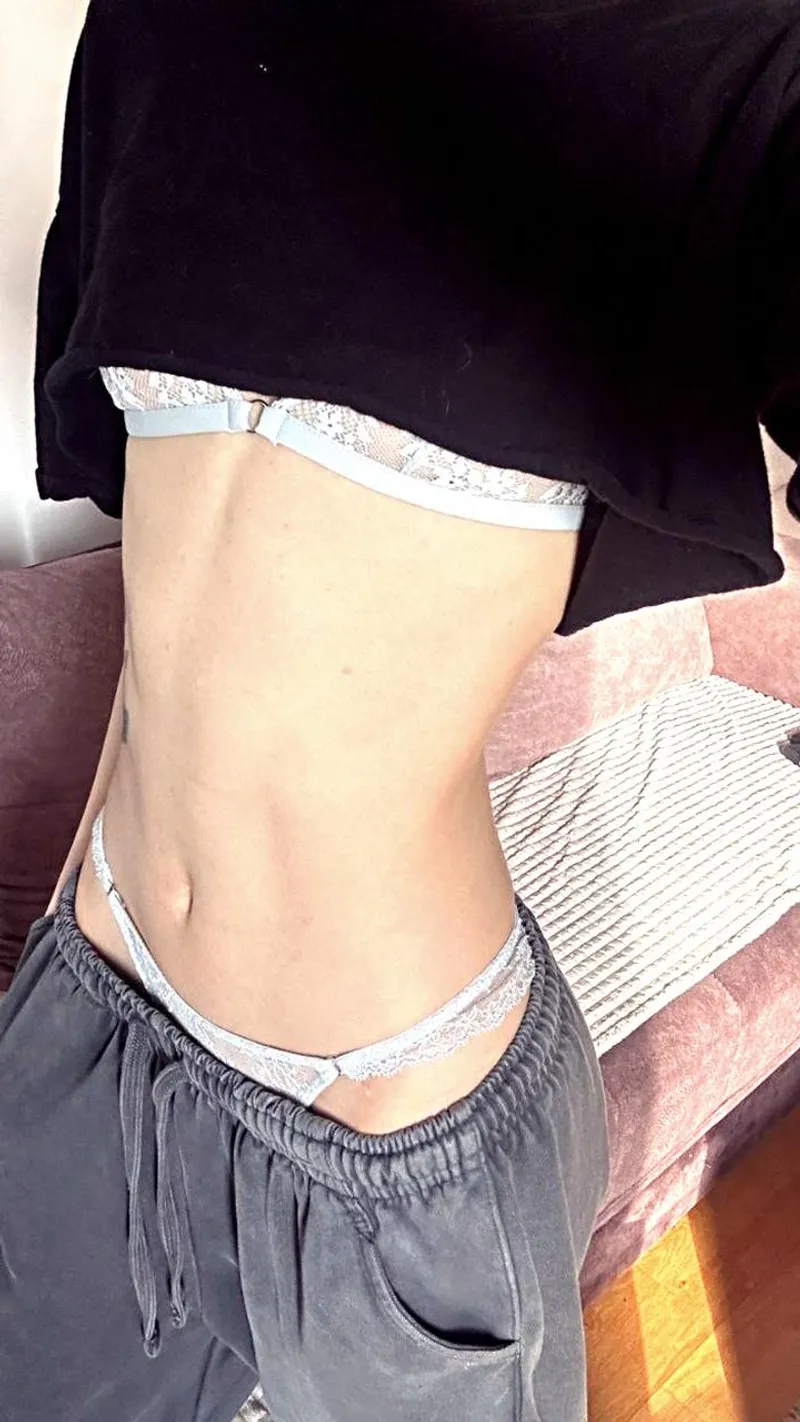 Thumbnail Stepping Out in Style: Owning Your Crop Top Look | By strato476