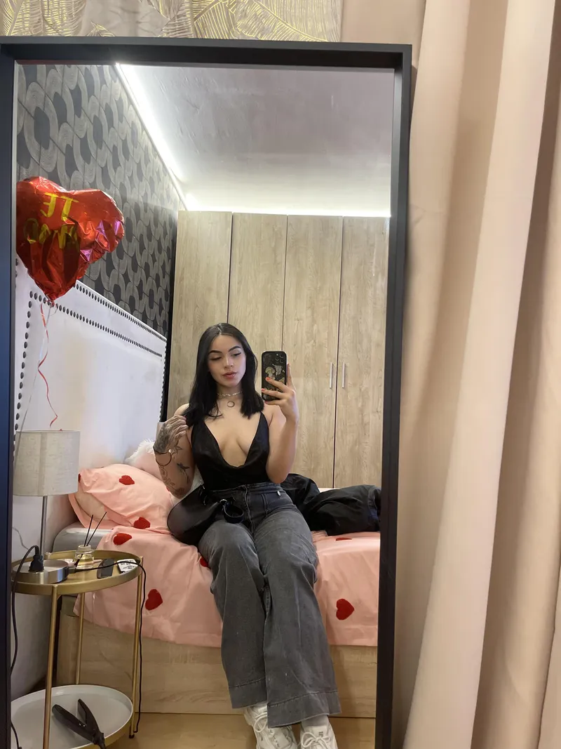 Thumbnail Do I Look Classy? by AddPulse | ClassyGirls Category
