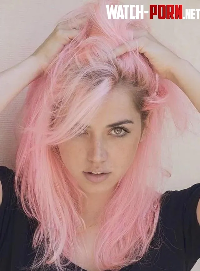 Ana de Armas by UrbanAchievers6371