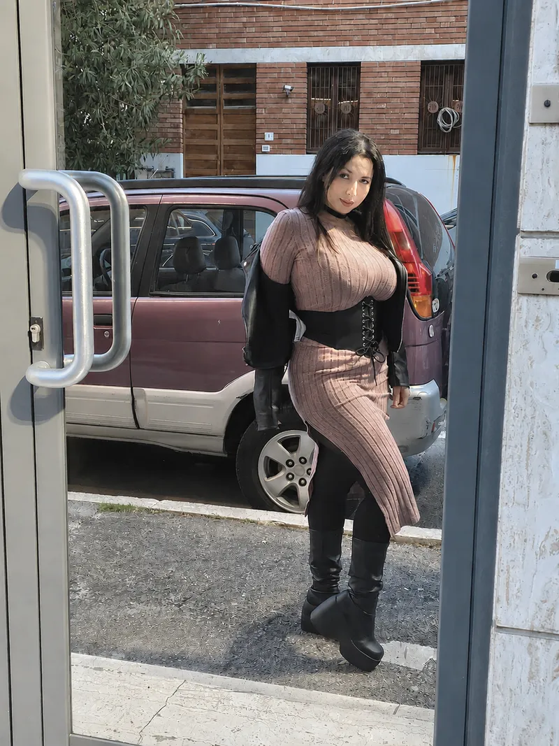 Thumbnail Night out: Indulging in 2busty2hide with -J0int_Girl-