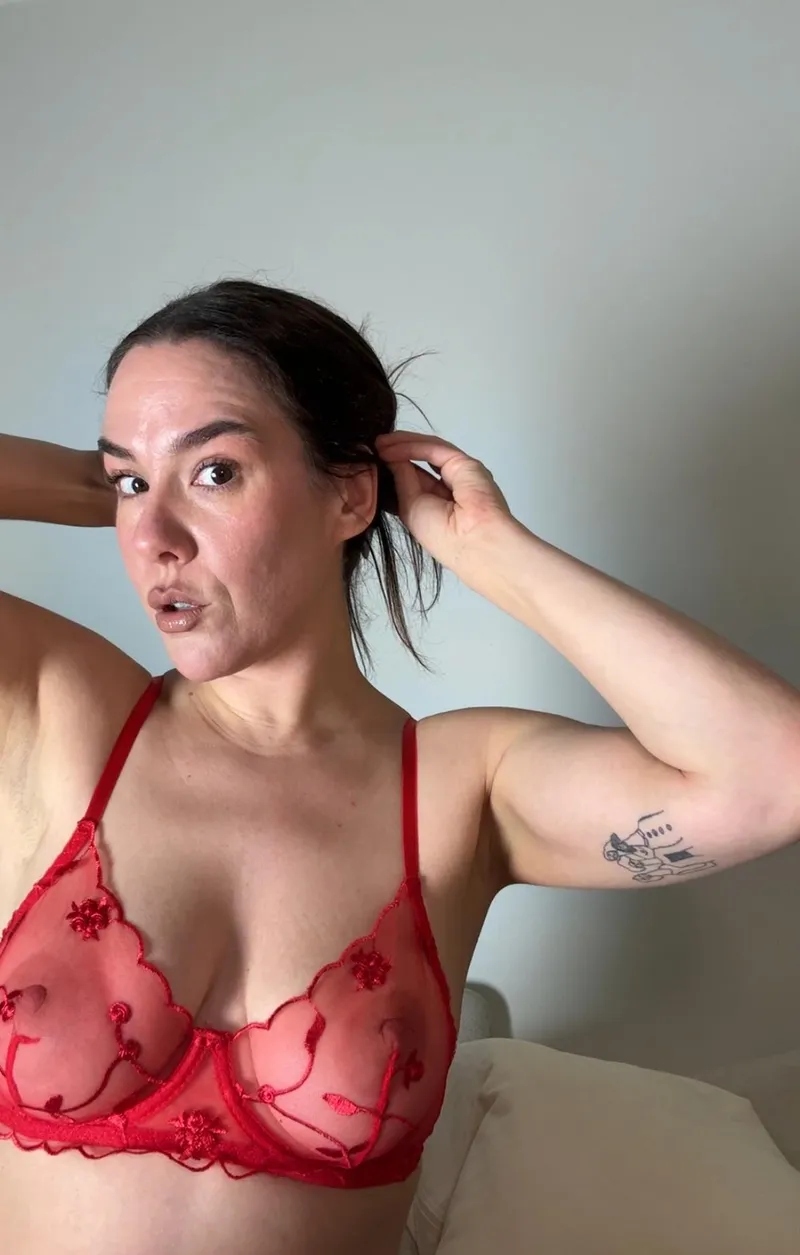 Thumbnail Seductive Red Lace Vibes: Milky_Lullabies' Tale