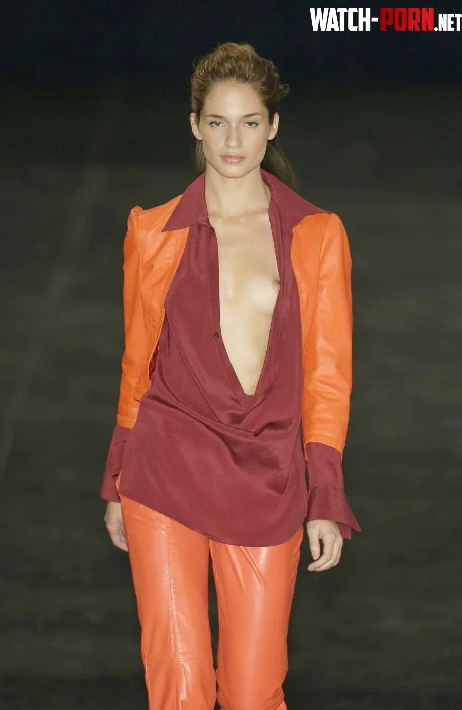 Lindsay Frimodt | Dirk Bikkembergs prêt-à-porter Spring-Summer 2002, Paris by poisson-iv