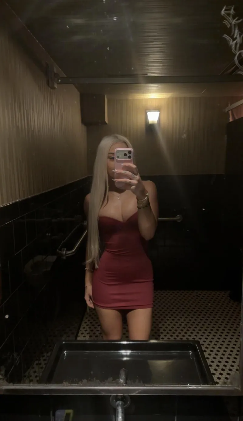 Thumbnail Second Skin Magic: Dress Fit Like a Dream by Livloxeyyy