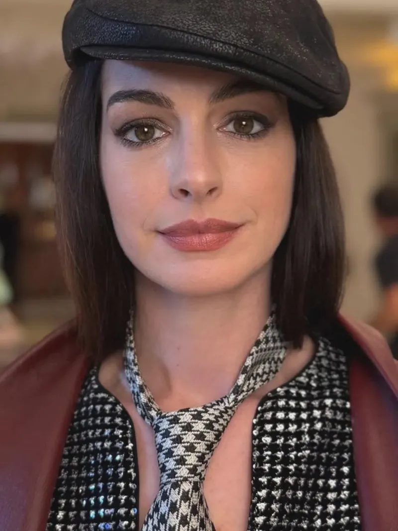 Thumbnail Anne Hathaway: A Classic Beauty in PrettyGirls Lineup