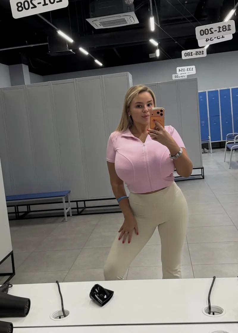 Thumbnail Impossible to Hide: Revealing All | 2busty2hide