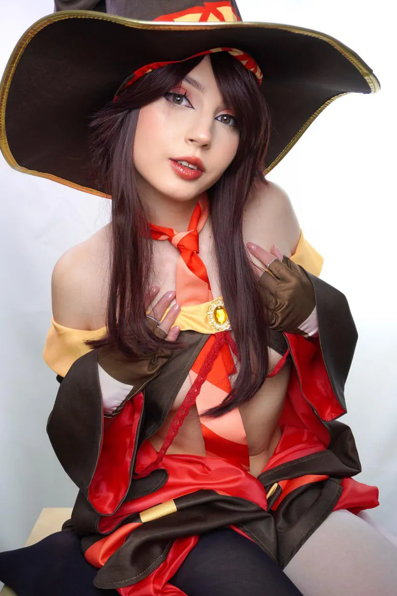 Thumbnail Mesmerizing Megumin Cosplay by Emilikraft