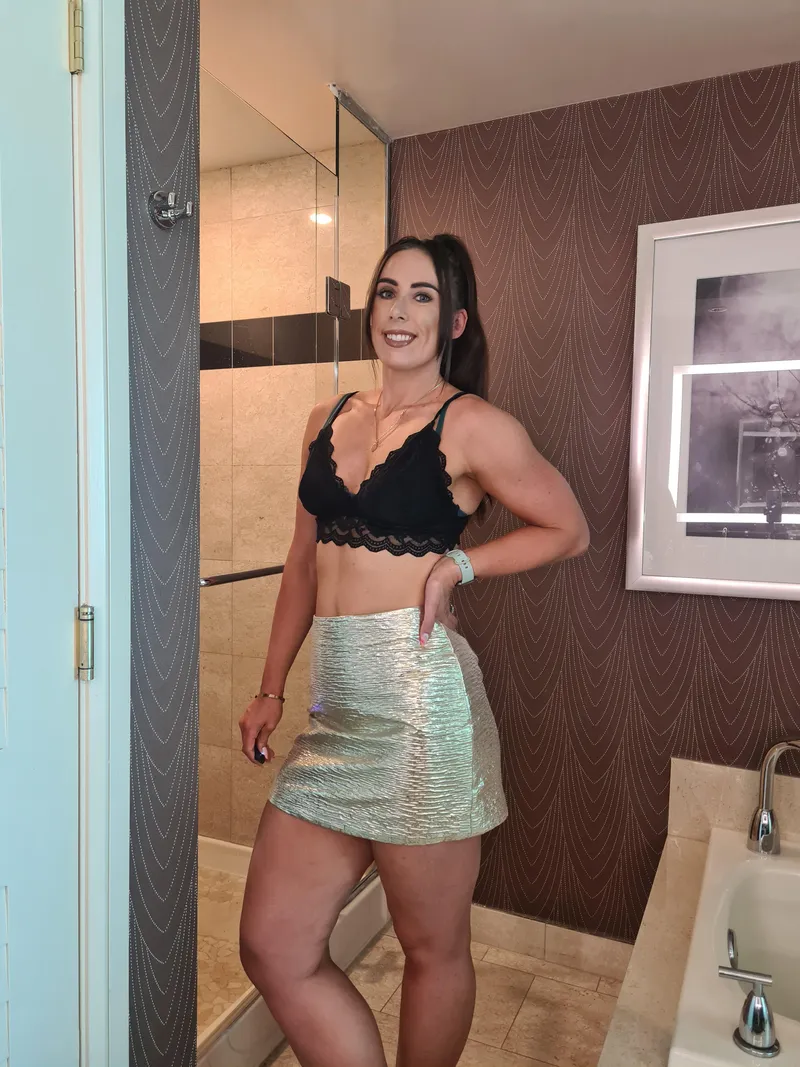 Thumbnail Adorable Black Crop Top - A Must-Have! | blueeyegymga1