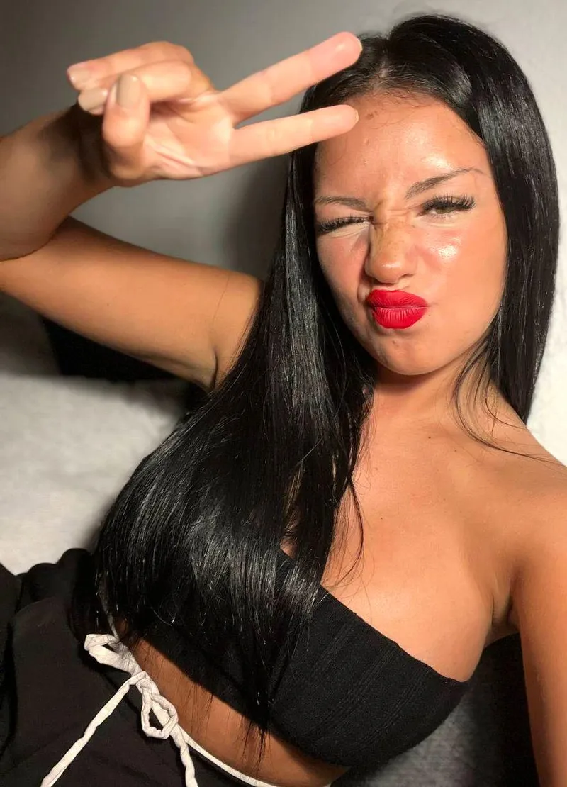 Thumbnail Felt Pretty Enough to Post - Pouting Article by SereneSorceressx