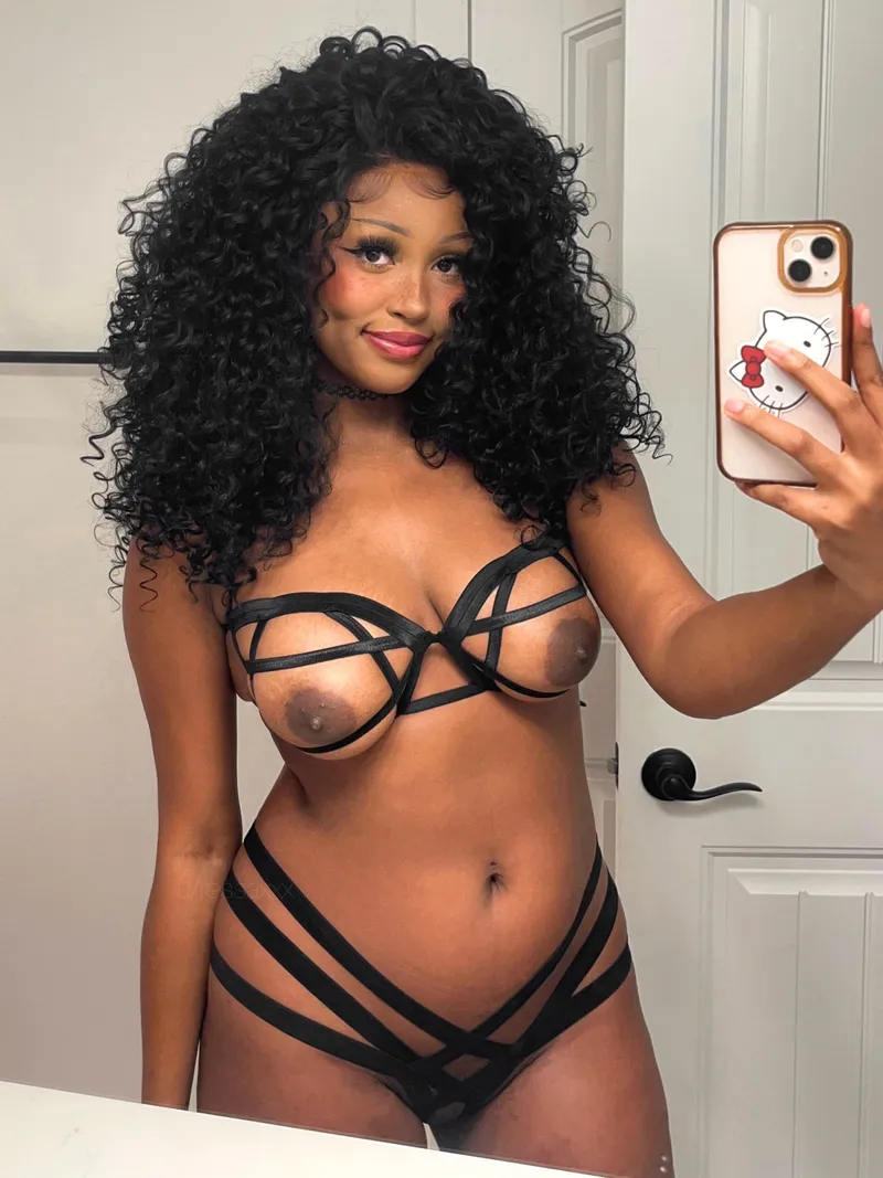Thumbnail ressaxxx's Edgy Invitation in the EbonyCuties Category