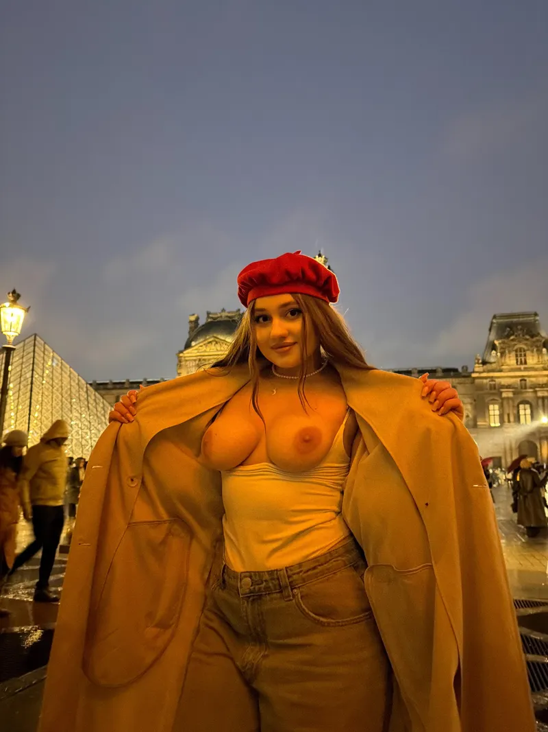Thumbnail Public Magnetism: Capturing a Cute Picture by midnight_smile