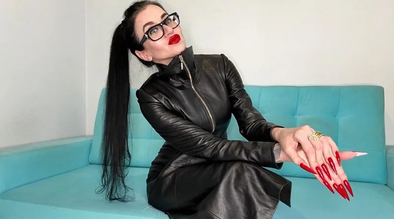 Thumbnail Juliadomaina's Fashion Statement: 'My Long Tight Leather Coat'
