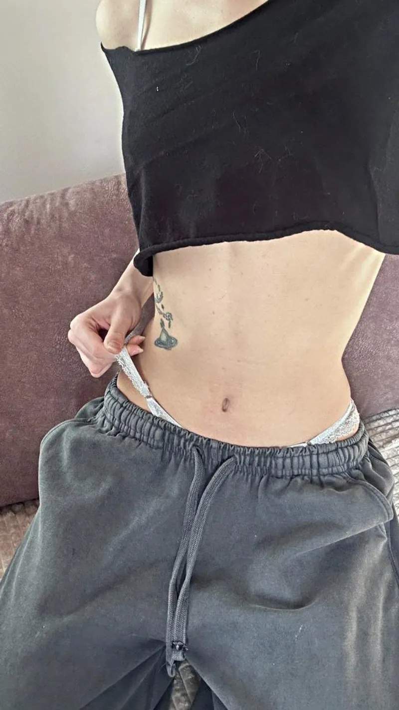 Thumbnail Feeling Bold and Confident in My Crop Top | strato476
