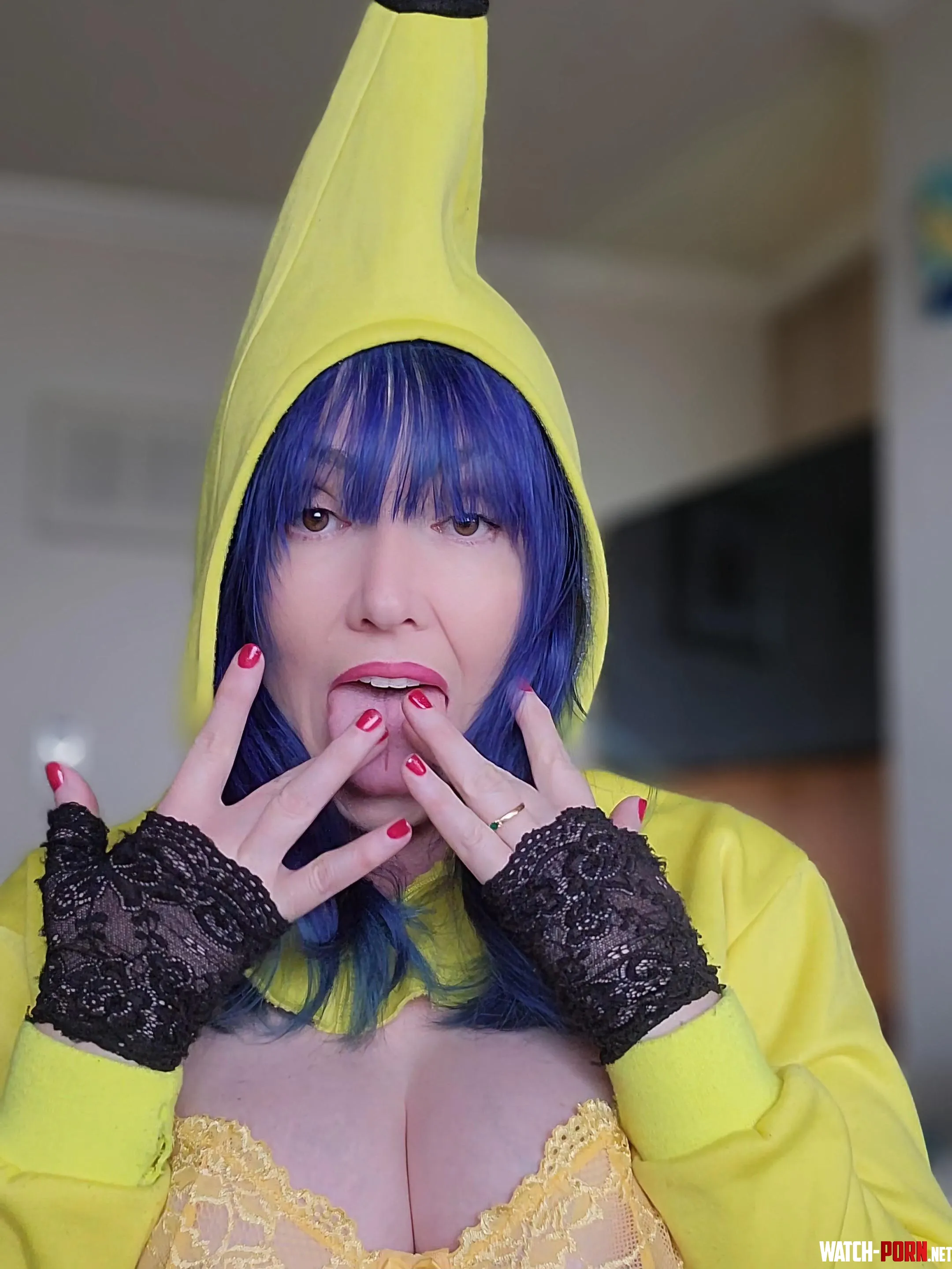 I want to taste your banana. Cum play with me by breannalovesbananas