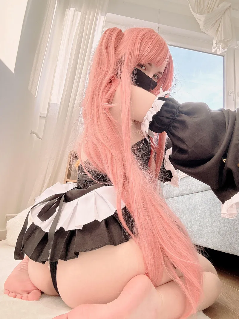 Thumbnail Krul Tepes Cosplay by Lil lily | Impressive Design by MoonHeldStill