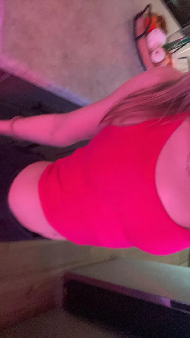 Thumbnail Pretty in Pink Croptop: A Stylish Statement | toywithmaee
