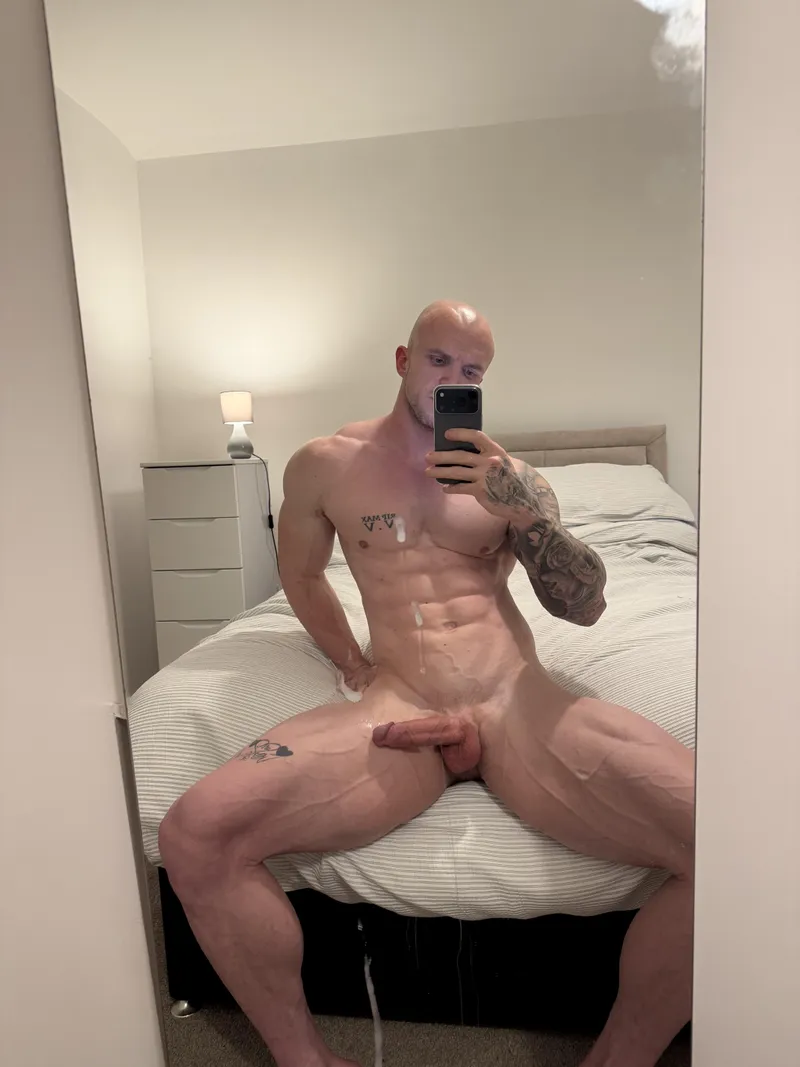 Thumbnail Geek Chic and Proud: Insights from CarvedFrame on OnlyFans101