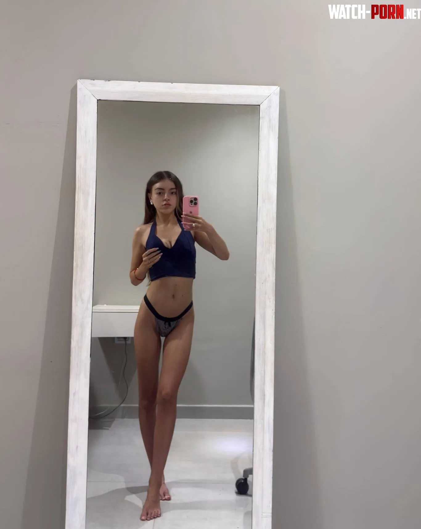 Is a 18yo petite and small girl your type by beautyycharm