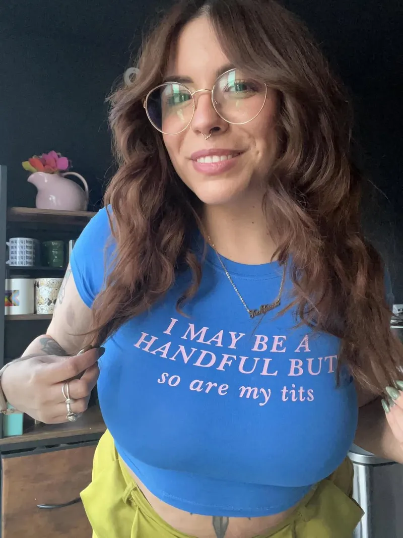 Thumbnail Handfuls of Delight: A Journey through 2busty2hide