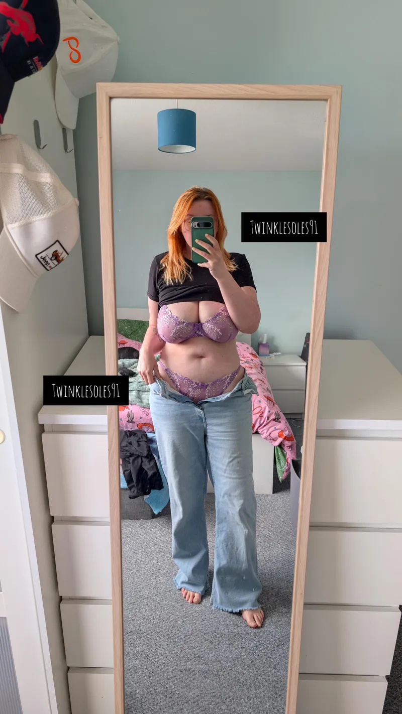 Thumbnail Twinklesoles91 Leaves You Craving More in Seductive Tease Piece