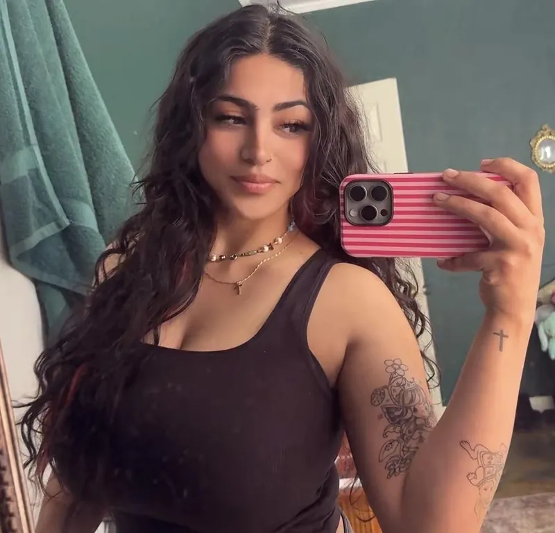 Thumbnail Exotic Allure: Embracing Busty Latinas with redditor-md