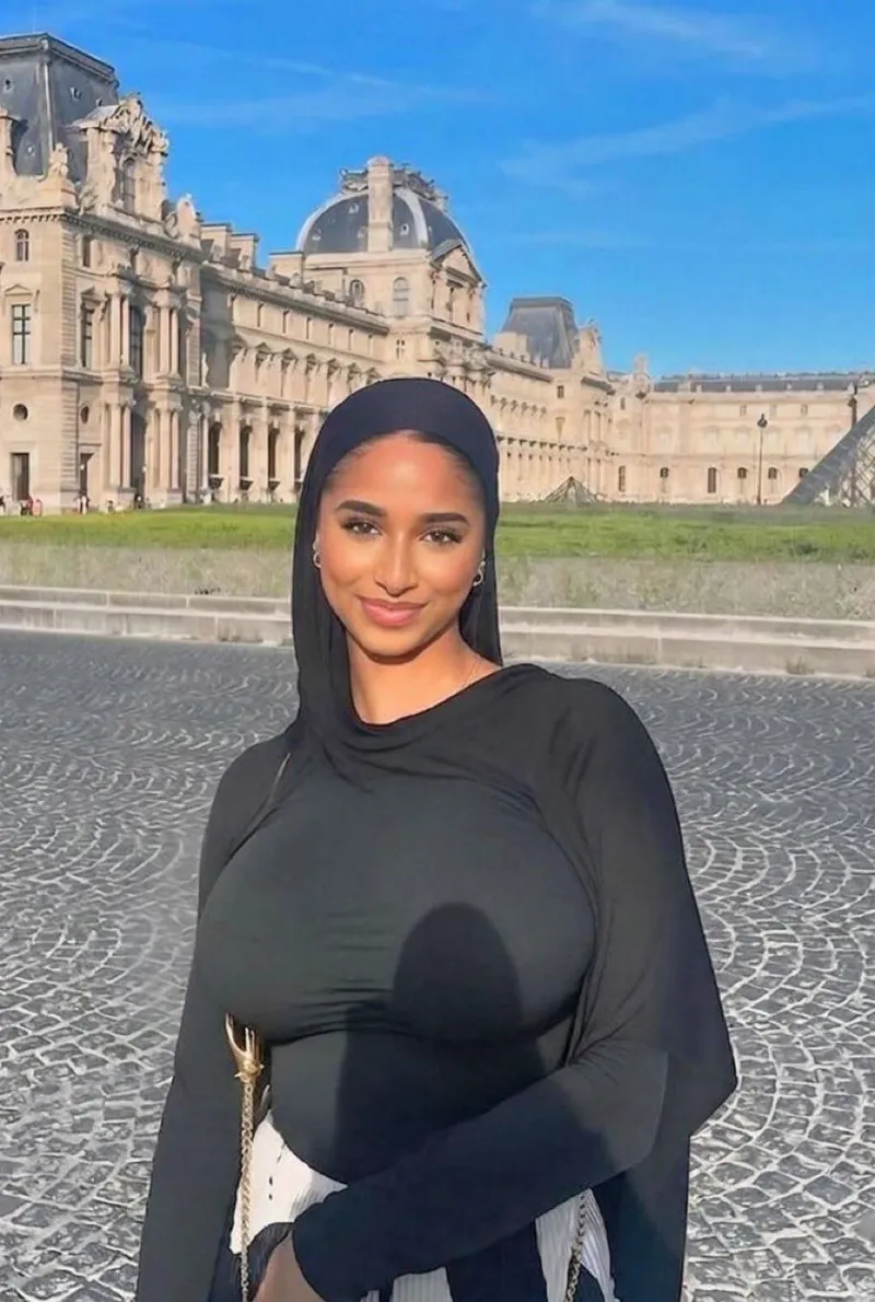 Thumbnail Delve into the World of 2busty2hide with 🧕 by OutisWengz