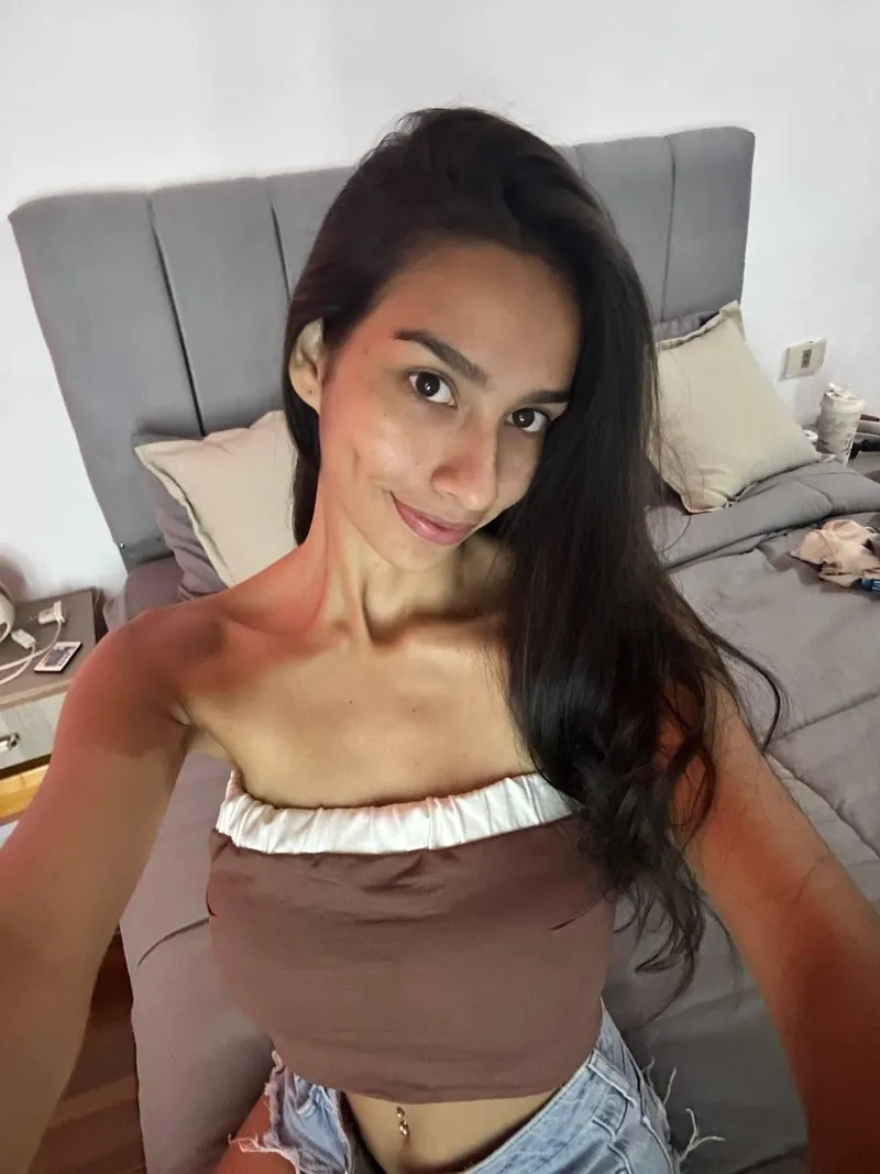 Thumbnail Revealing All: Unapologetic Busty Selfie by SabrinaY_Official
