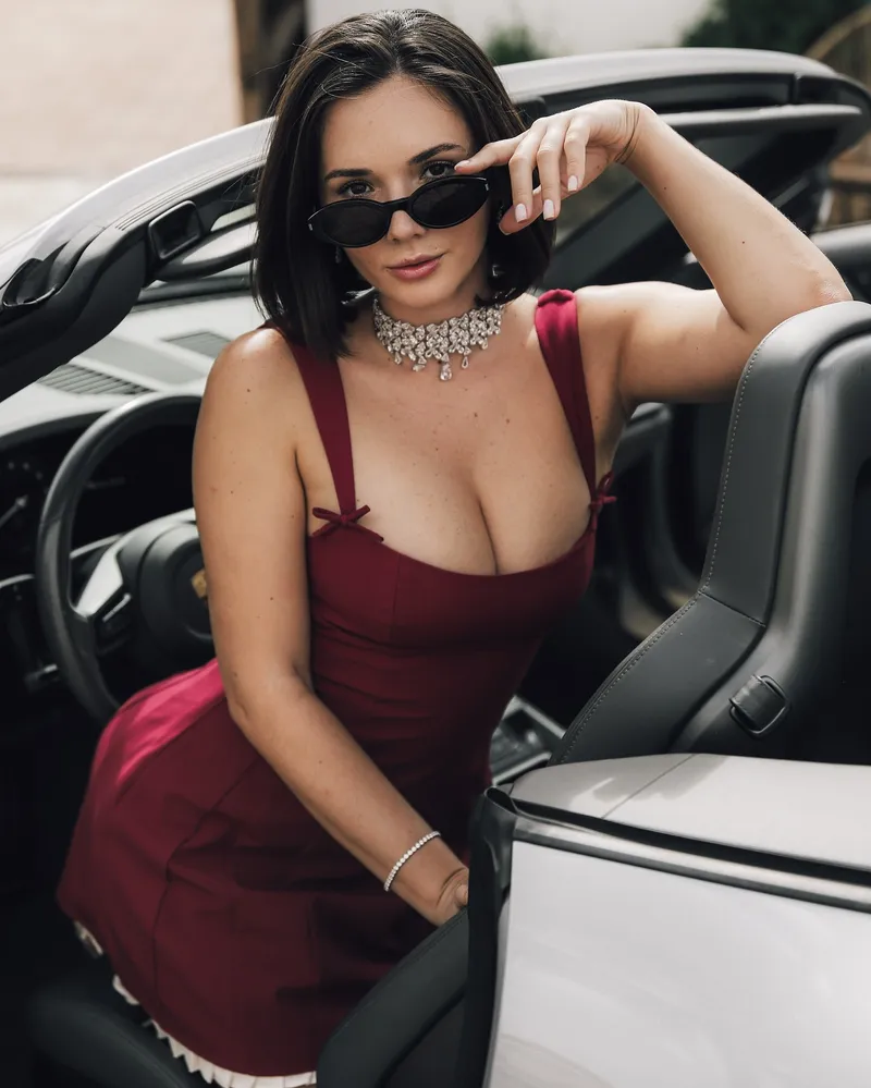 Thumbnail Eve Sweet: A Glimpse into Sophistication | vxnstan2 | ClassyPornstars