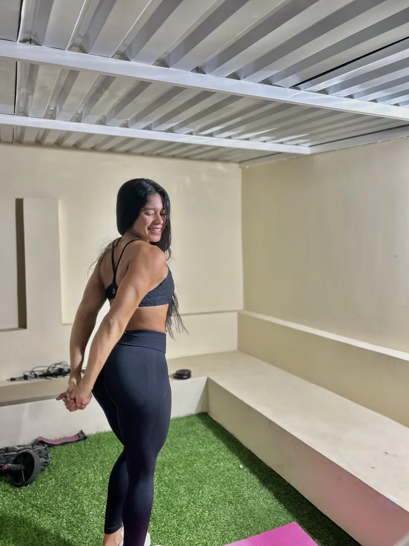 Thumbnail Be My Trainer - maggiemarina | YogaPants Feature