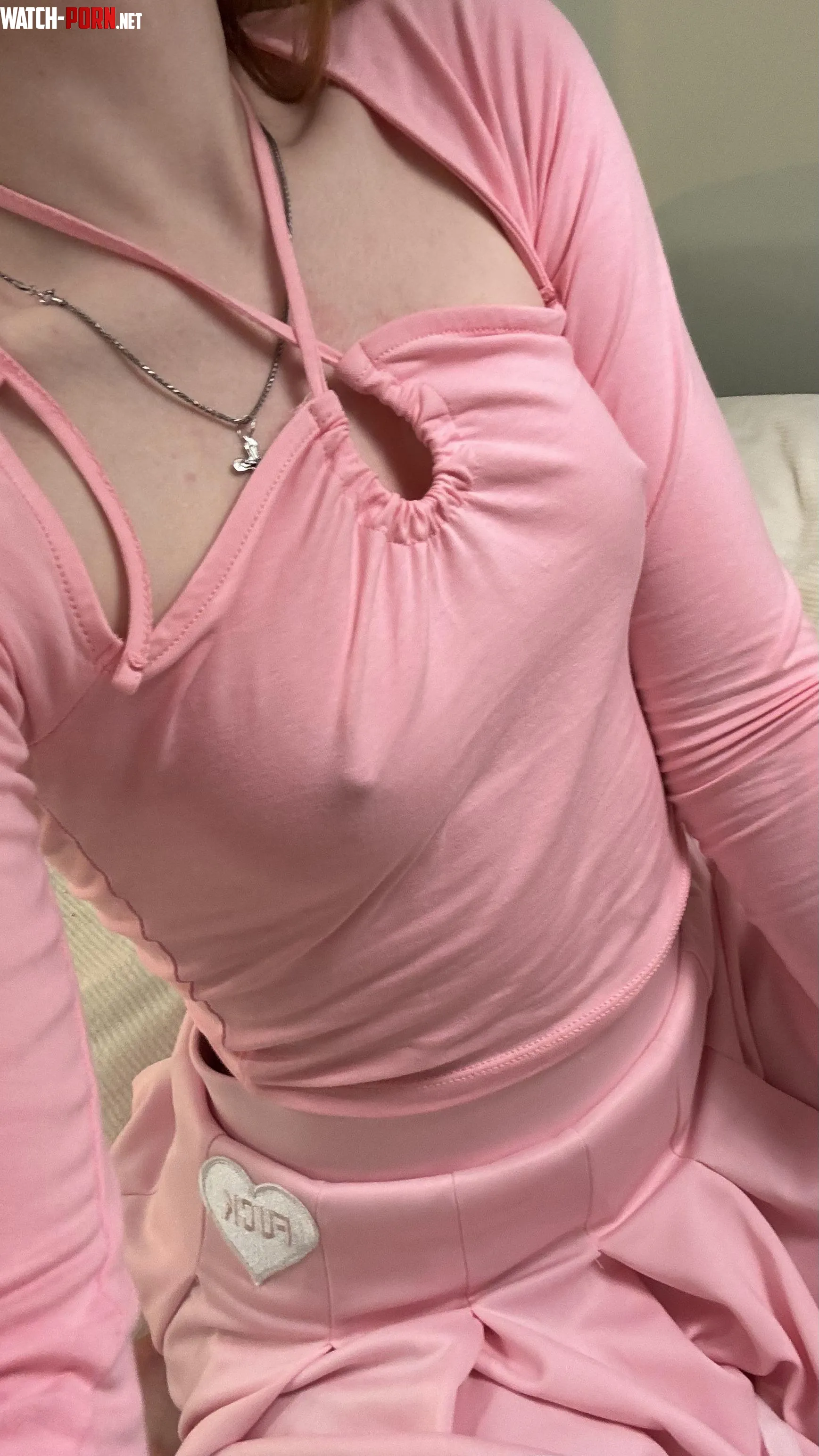 I think pink looks really good on me by Red_peach15