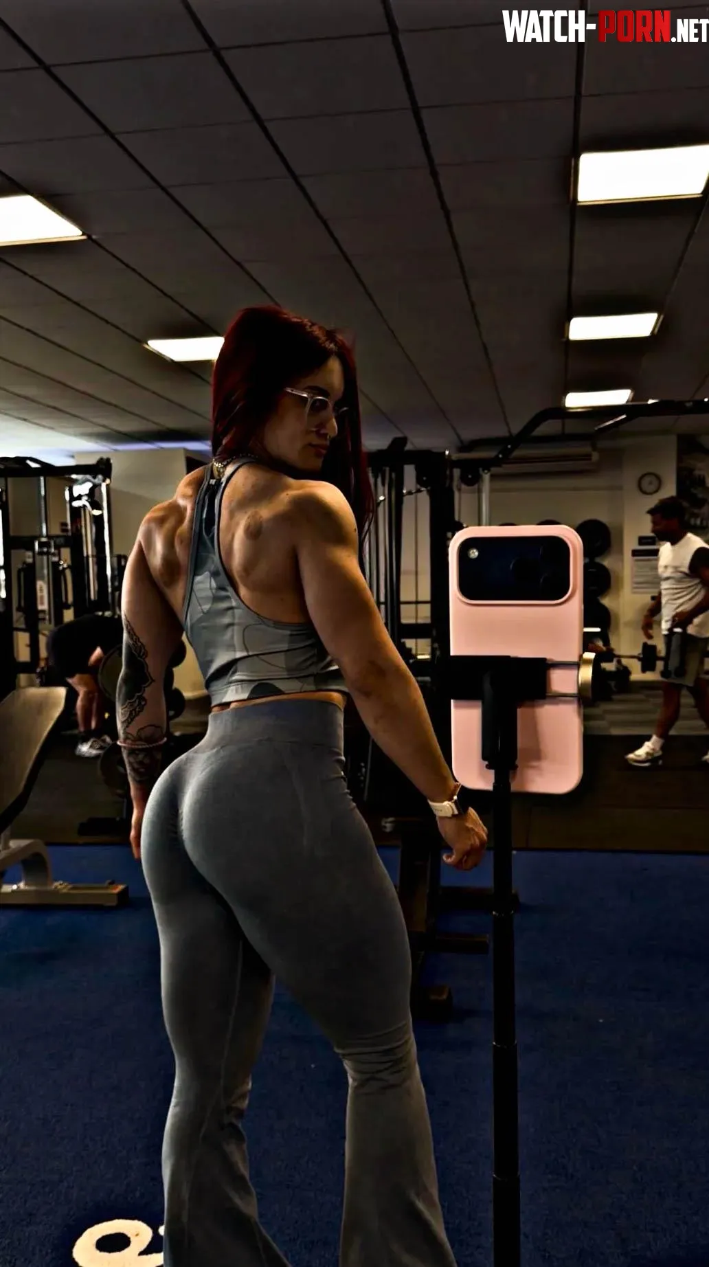 Strong and curvy, a beauty to behold by chezypretty