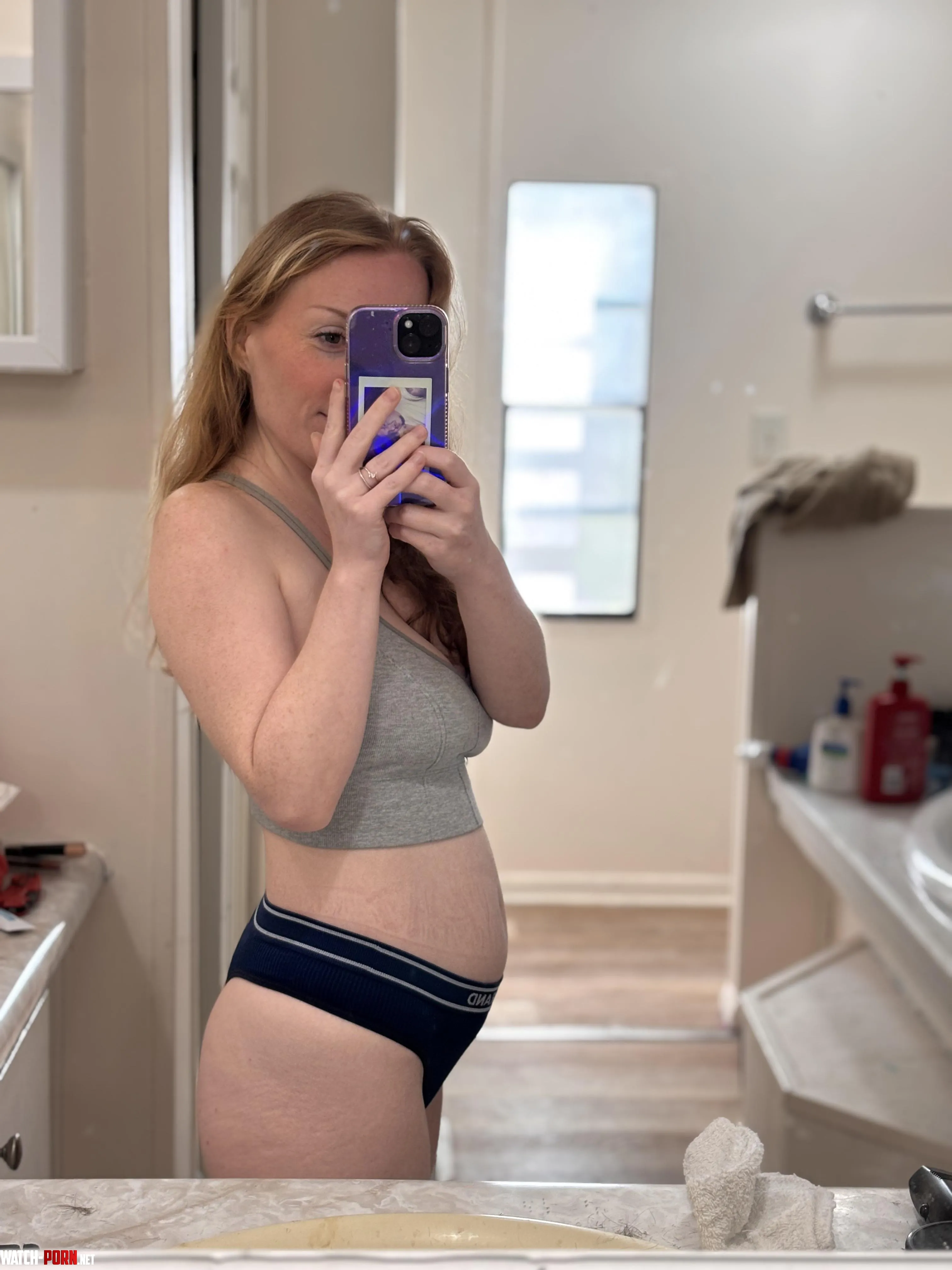 4’9” and only 3 months. The bump is bumpin’! by ittybittysin