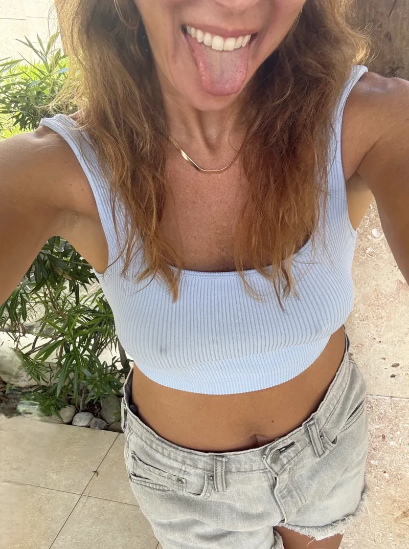 Thumbnail croptopgirls: NastySpice1227 - Older Gals Get Goofy in Style Mode (f45)