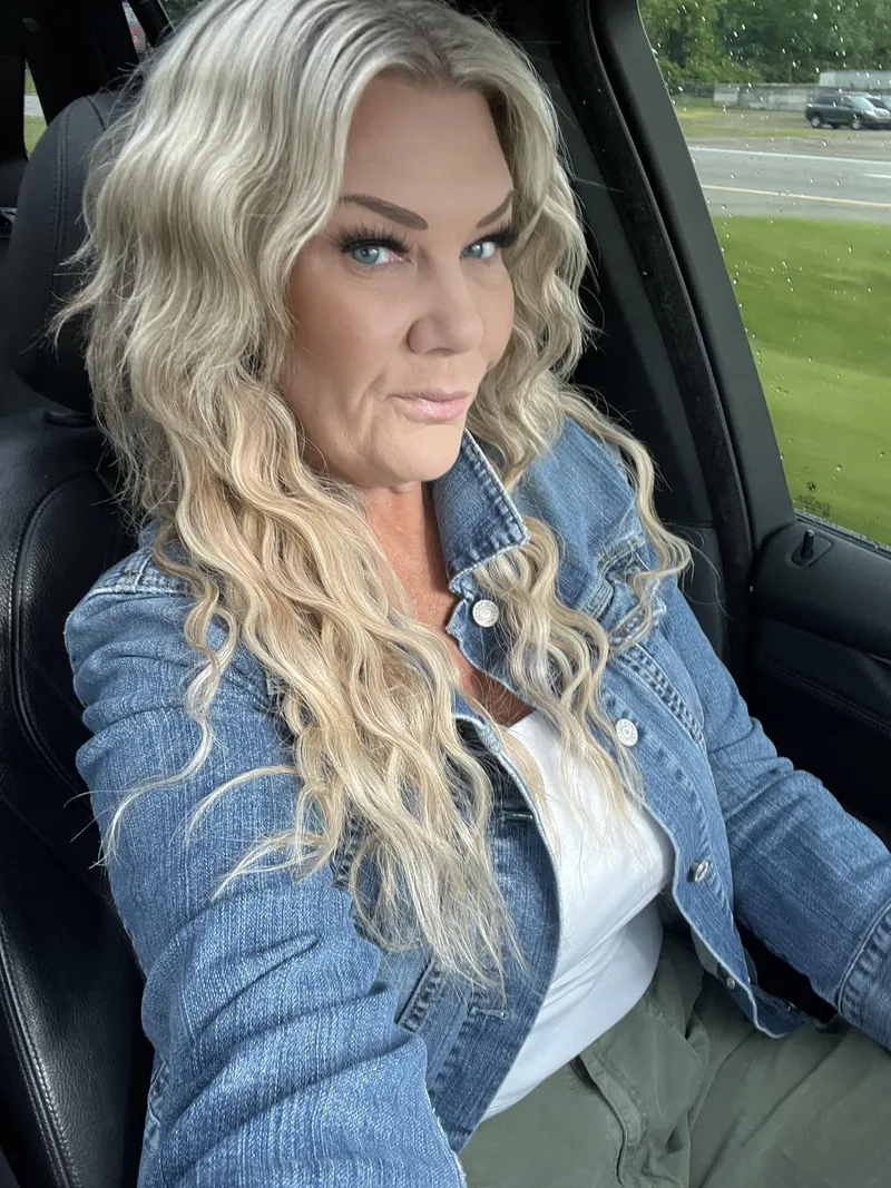 Thumbnail Tallblondie777 on Instagram | Featuring @tallblondie777