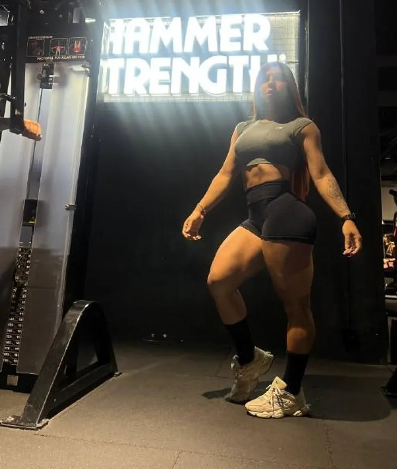 Thumbnail Quick Pose Between Gym Sessions: Real-Diver8010's ThickFit Journey