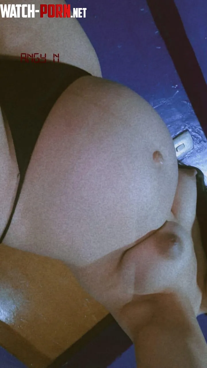 34 weeks pregnant, I'm about to explode hahaha, enjoying my belly by AngyNava